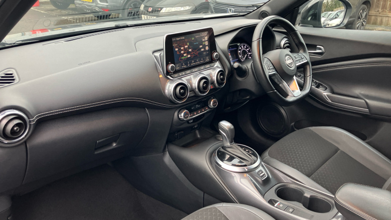 Nissan Juke 1.0 DiG-T 114 N-Connecta 5dr DCT Petrol Hatchback